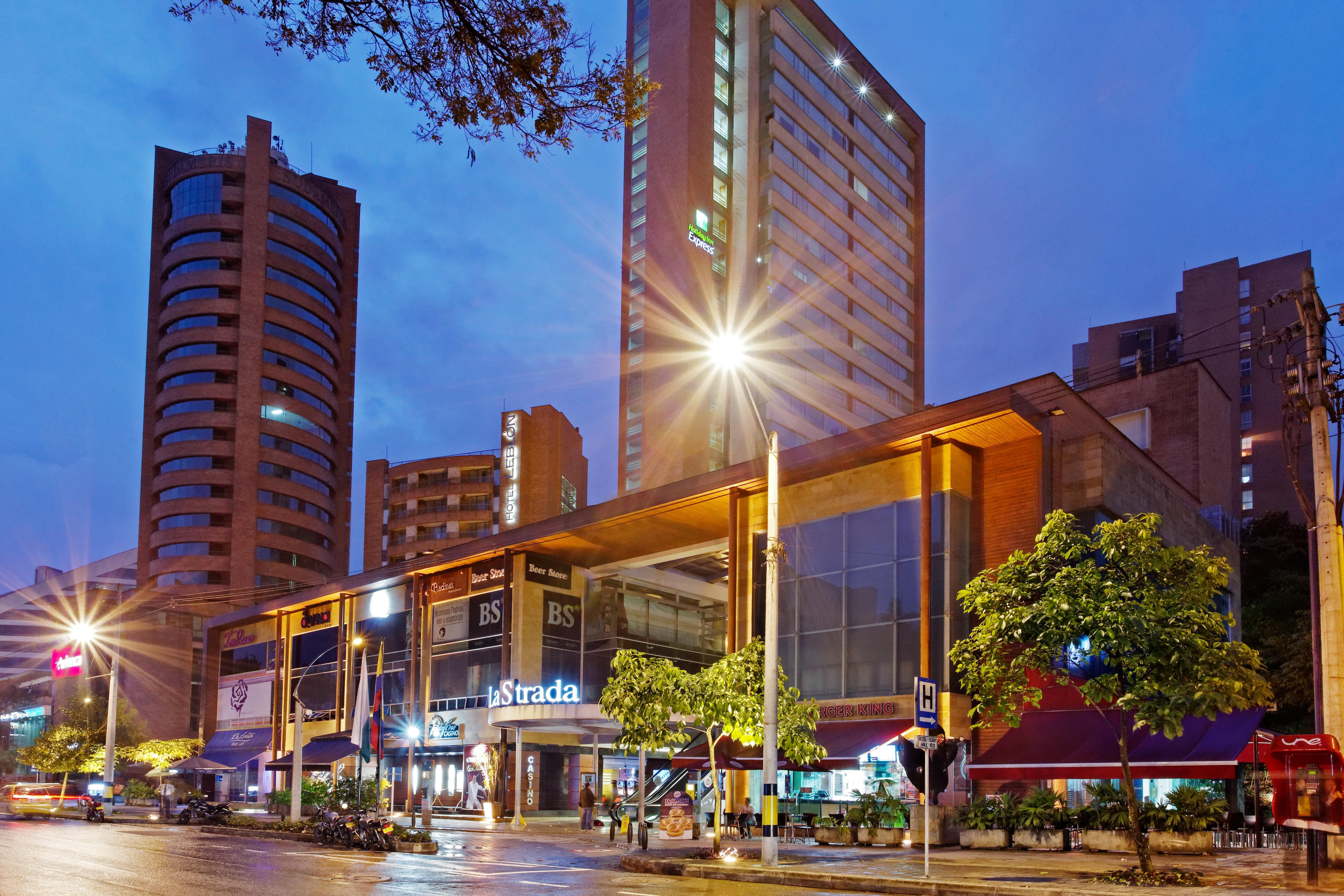 Hotel Holiday Inn Express & Suites Medellin By Ihg Medellín Exterior foto